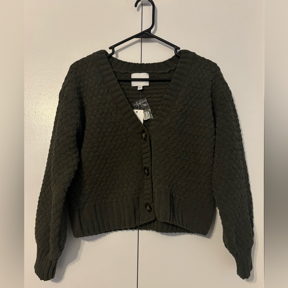 NWT! Pink Rose Cropped Sweater Size M